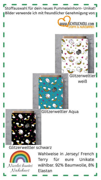 Auswahl Pummeleinhorn Stoffdesigns: Oben rechts: Design "Glitzerweltler weiß": Köpfe verschiedener Charaktäre wie Pummeleinhorn, Pummelfee, Grummeleinhorn und Zebrasus in einem Muster mit Sternchen in Gelb, Herzchen in Pink und Regenbogen auf weißem Hintergrund.
Mitte: Design "Glitzerweltler Aqua": Wie oben, nur mit Hintergrund in Aqua.
Unten links: "Glitzerweltler schwarz", wie die anderen beiden nur mit schwarzem Hintergrund.